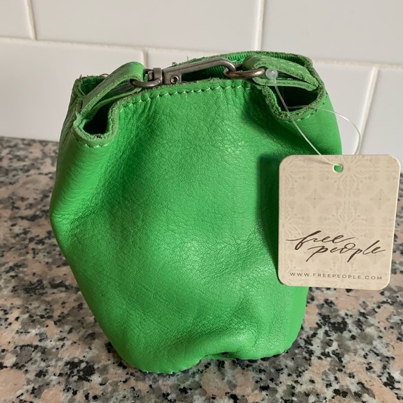 NWT Free People Roll Top Mini Clip Bag Green with black contrast stitching - Picture 5 of 7